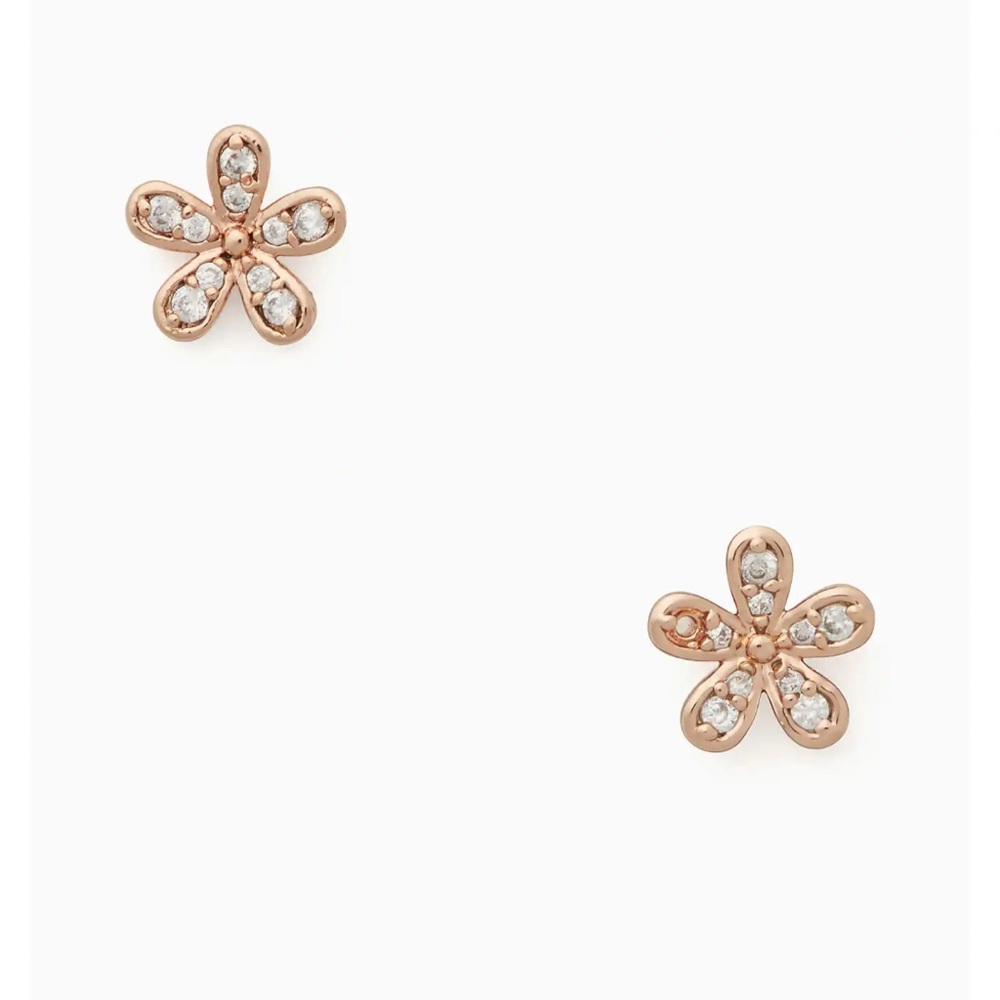 NWT ♠️Kate Spade♠️ Gleaming Gardenia Flower Studs, Rose Gold - Picture 2 of 15